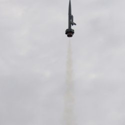 img_2133 nosic raketoplanu  j caja - let